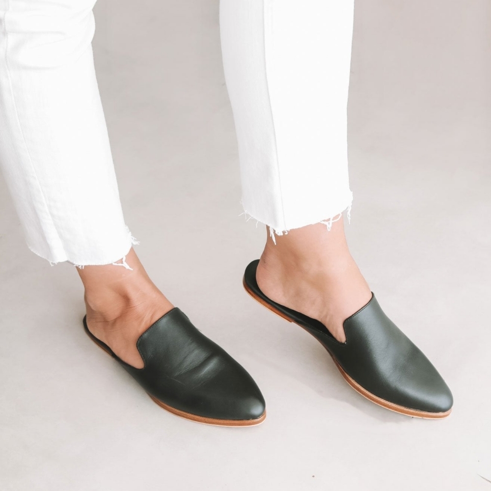 LIBERTÉ The Modern Mule on Black Leather, Size 8 (Fits Like a 7) - Picture 2 of 2